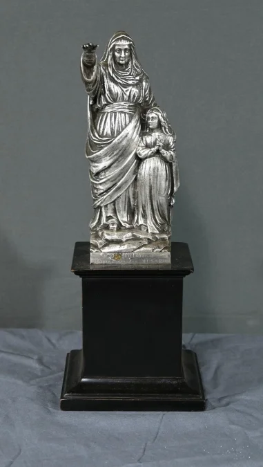 SILBERNE PLATTENSTATUETTE DER HEILIGEN ANNA und DER JUNGFRAU MARIA