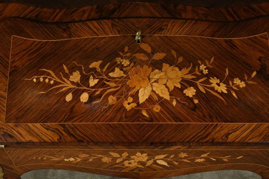 SCHREIBTISCH IM LOUIS XV-STIL