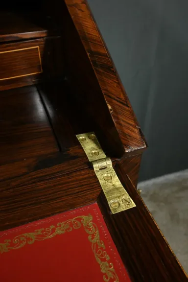 Petit Bureau de Dame en Palissandre, style Louis XV – 2ème Partie XIXe