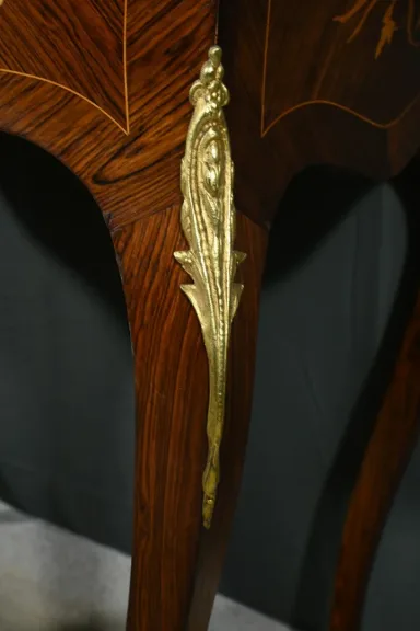 Petit Bureau de Dame en Palissandre, style Louis XV – 2ème Partie XIXe
