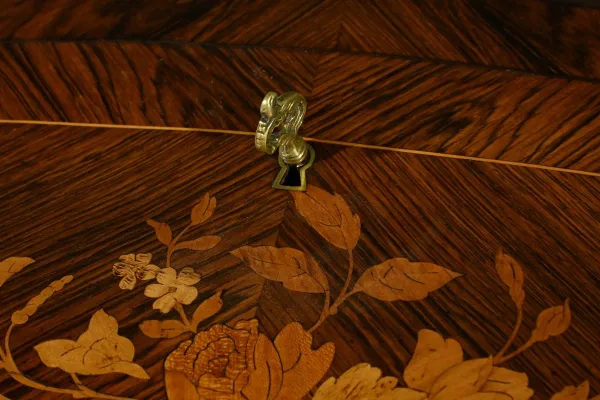 Petit Bureau de Dame en Palissandre, style Louis XV – 2ème Partie XIXe