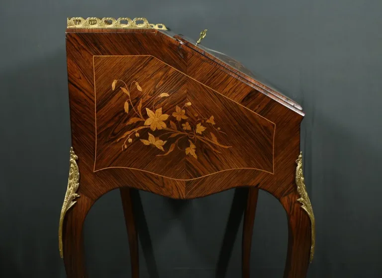 Petit Bureau de Dame en Palissandre, style Louis XV – 2ème Partie XIXe