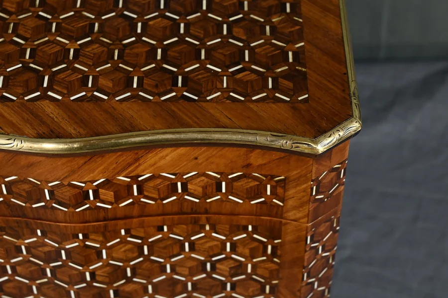 NAPOLEON III PERIOD DECANTER BOX