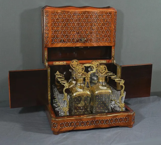 Cave à Liqueur en Marqueterie, époque Napoléon III – Milieu XIXe