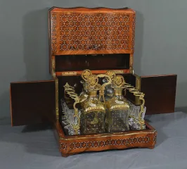 NAPOLEON III PERIOD DECANTER BOX