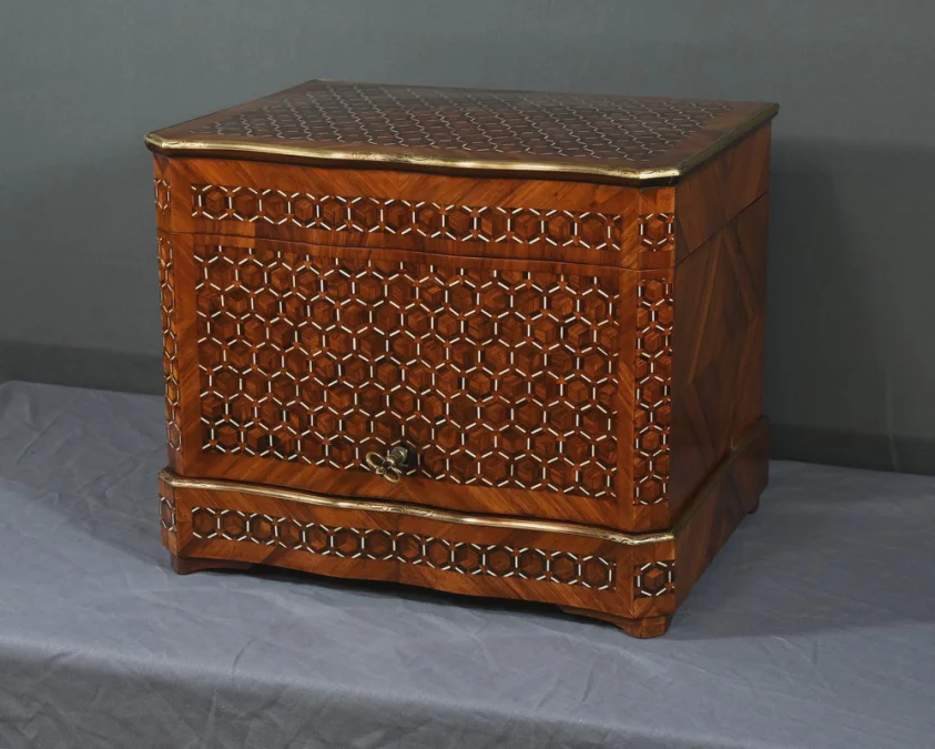 NAPOLEON III PERIOD DECANTER BOX