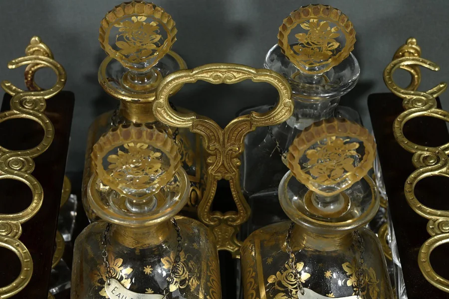 NAPOLEON III PERIOD DECANTER BOX