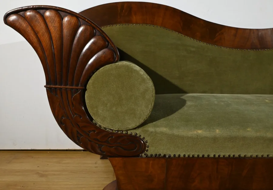 BIEDERMEIER STYLE SETTEE