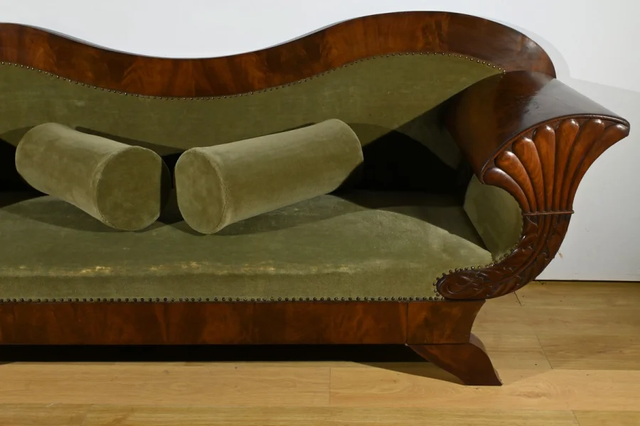 BIEDERMEIER STYLE SETTEE