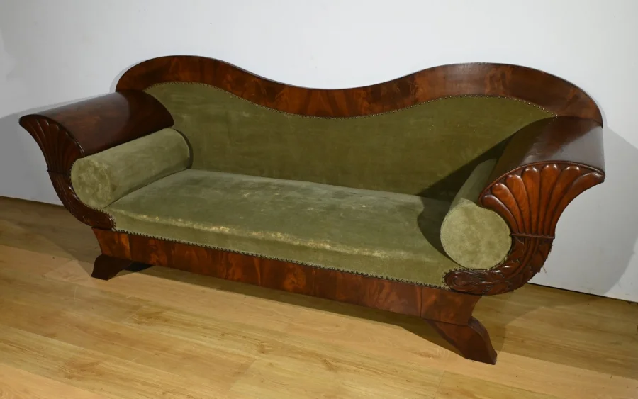 BIEDERMEIER STYLE SETTEE