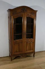BÜCHERREGAL IM LOUIS XV-STIL