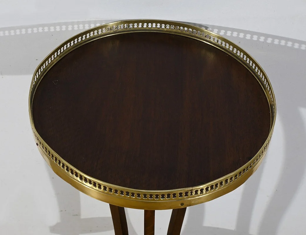 TISCH IM LOUIS XVI-STIL