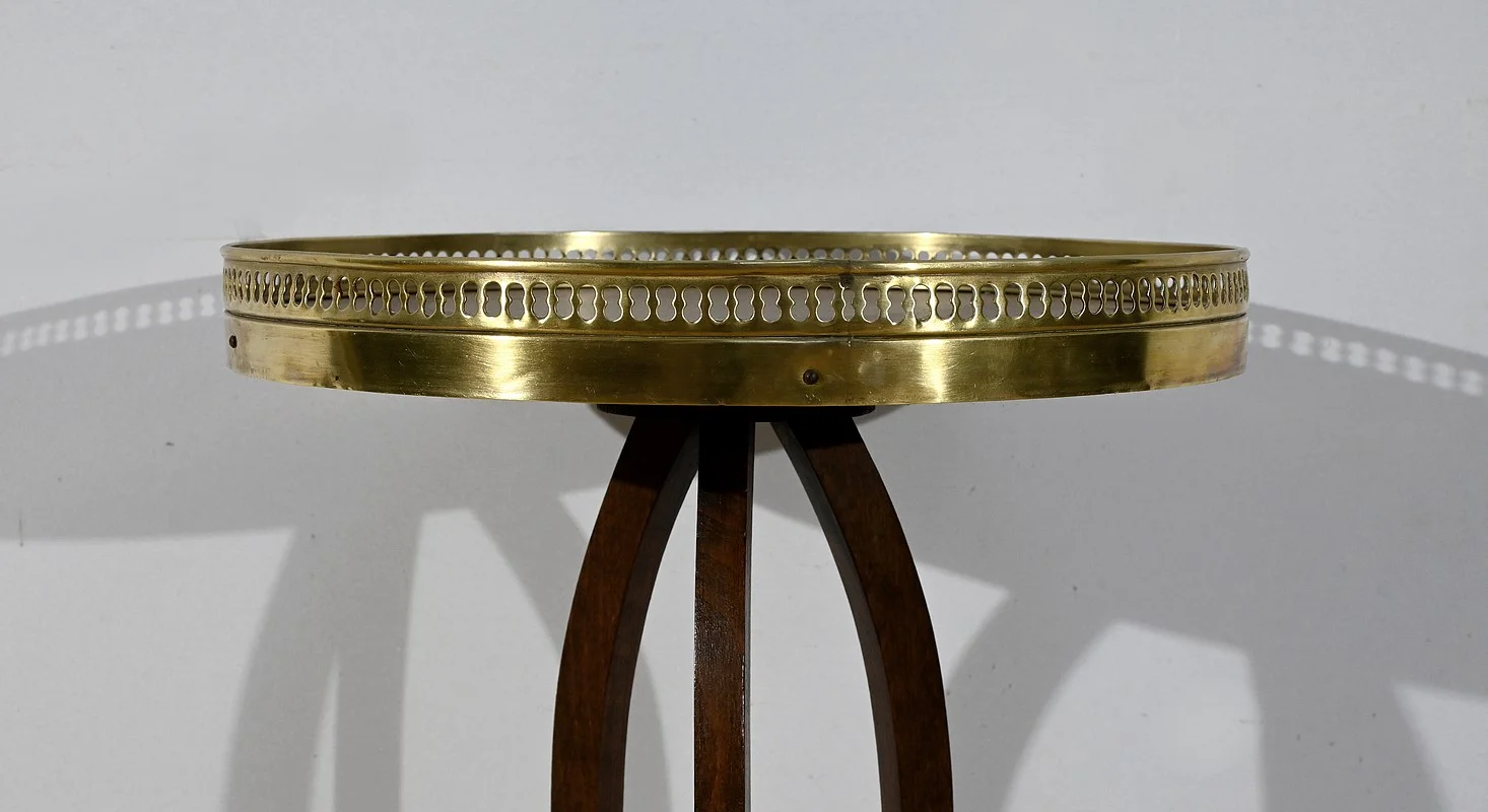 TISCH IM LOUIS XVI-STIL