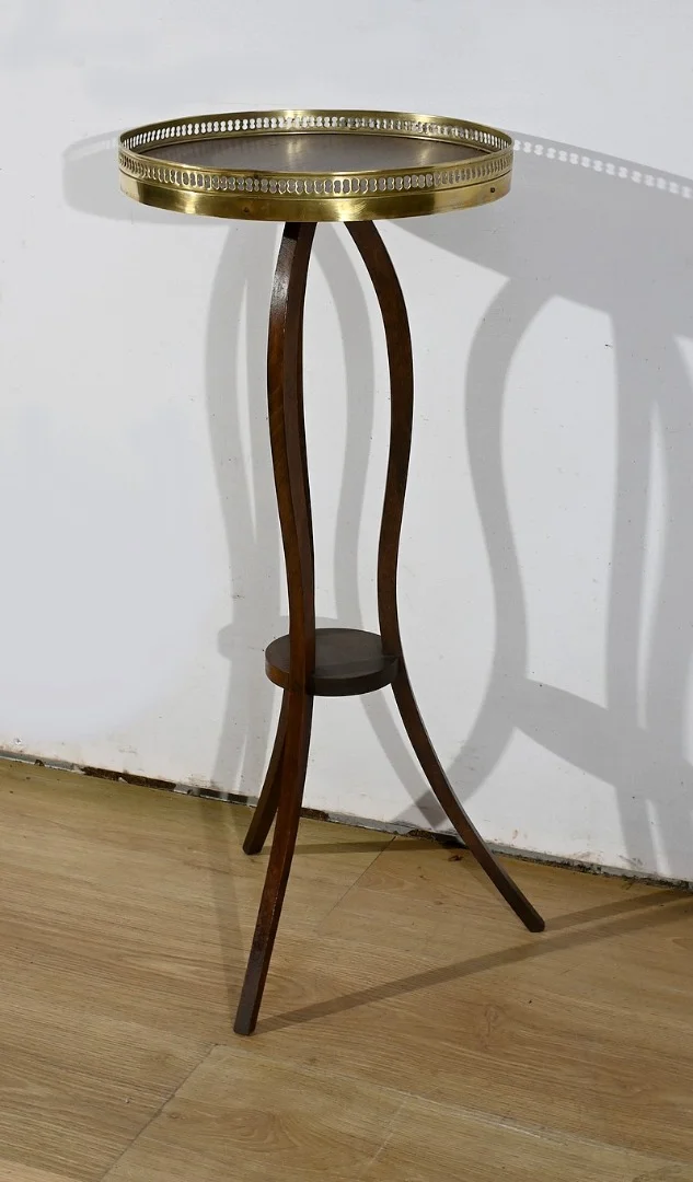 TISCH IM LOUIS XVI-STIL
