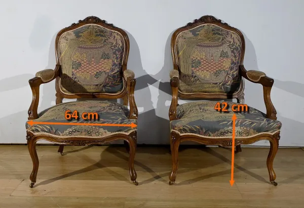 WOHNZIMMER-GRUPPE IM LOUIS XV-STIL