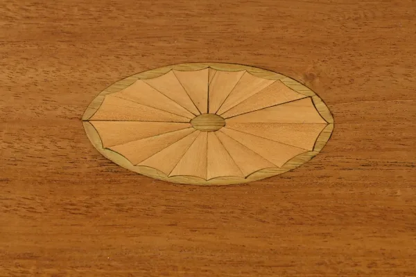 Table à Thé en Acajou Blond, Art Déco – 1920