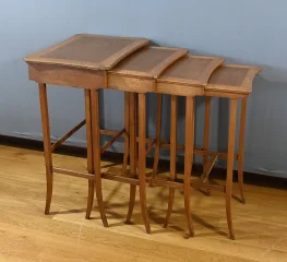 ГНЕЗДО СТОЛОВ