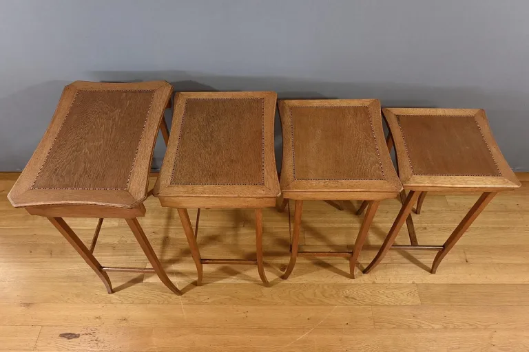 Tables Gigognes en Chêne – 1930