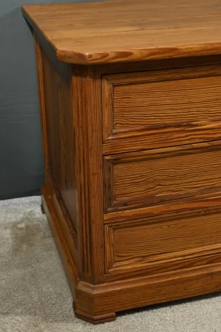 Petite Commode en Pitchpin – 1930