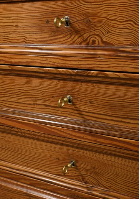 Petite Commode en Pitchpin – 1930