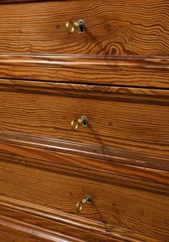 Petite Commode en Pitchpin – 1930