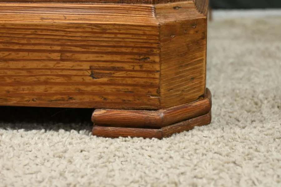 Petite Commode en Pitchpin – 1930