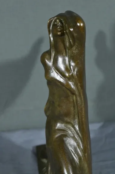 BRONZE INSPIRIERT VON S. ZELIKSON