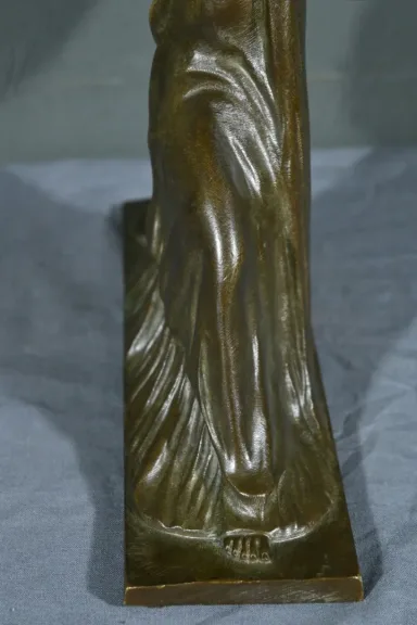 BRONZE INSPIRIERT VON S. ZELIKSON