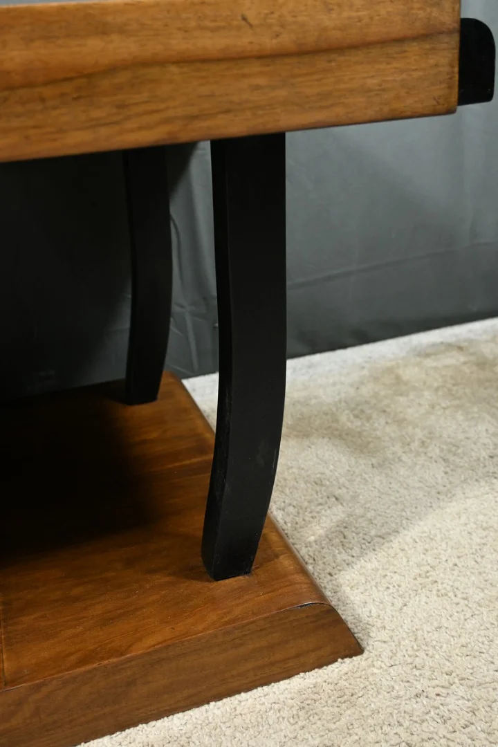 Couchtisch im Art-Deco-Stil