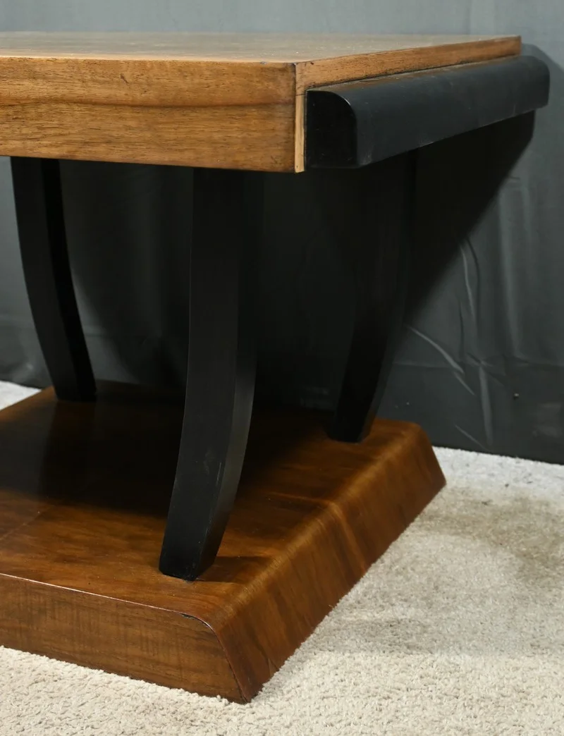 Couchtisch im Art-Deco-Stil