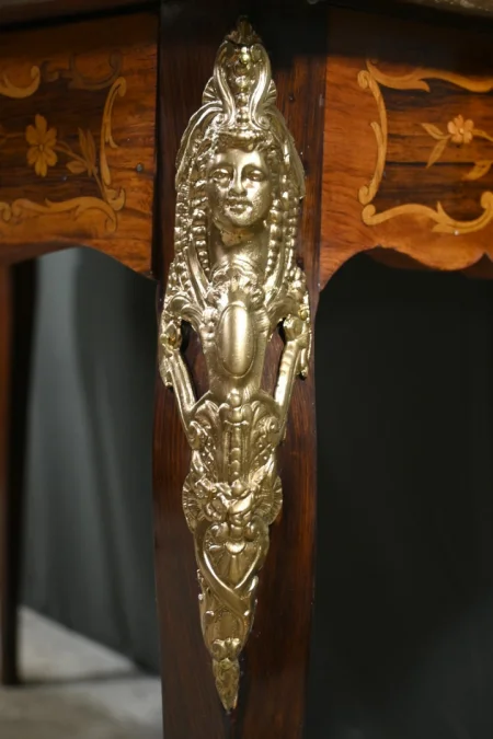 SCHREIBTISCH IM LOUIS XV-STIL