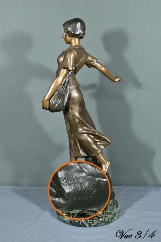 SPELTER BEELDJE gesigneerd A. de RANIERI