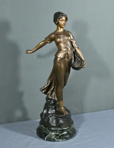 SPELTER BEELDJE gesigneerd A. de RANIERI