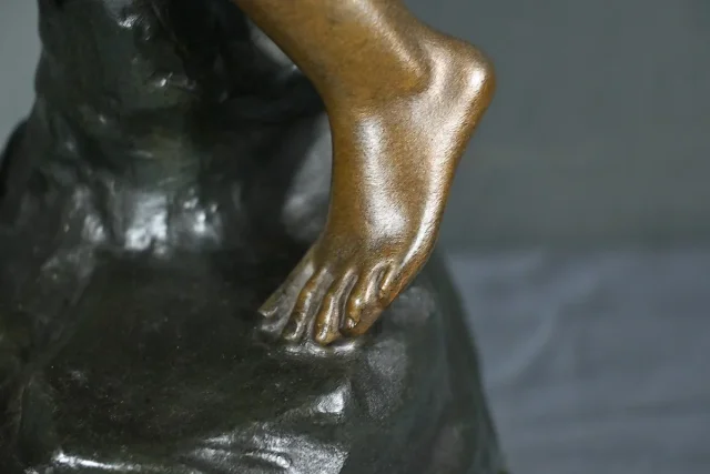 SPELTER BEELDJE gesigneerd A. de RANIERI
