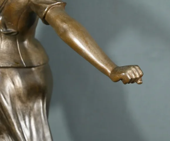SPELTER BEELDJE gesigneerd A. de RANIERI