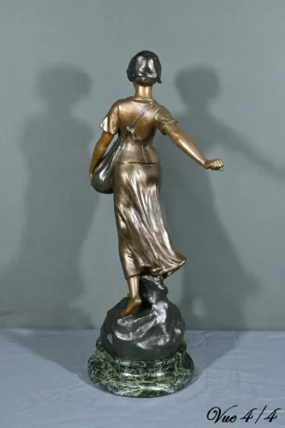 SPELTER BEELDJE gesigneerd A. de RANIERI