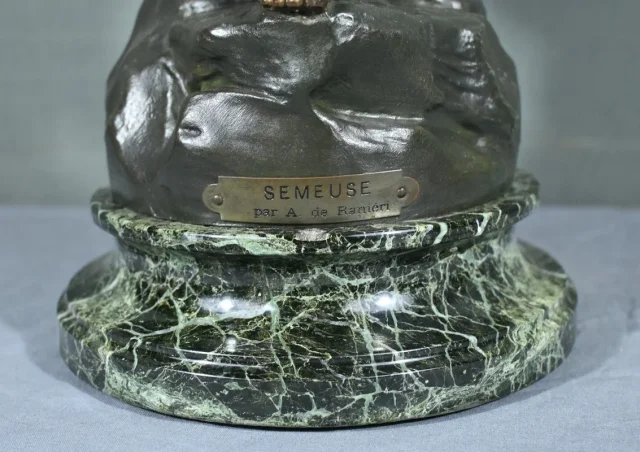 SPELTER BEELDJE gesigneerd A. de RANIERI