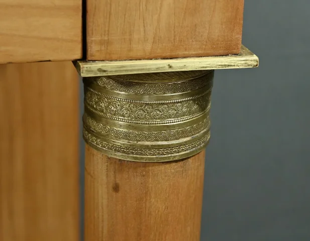 KAPTAFEL IN FRANSE EMPIRE-STIJL