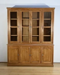 LARGE BOOKCASE IN CHESTNUT