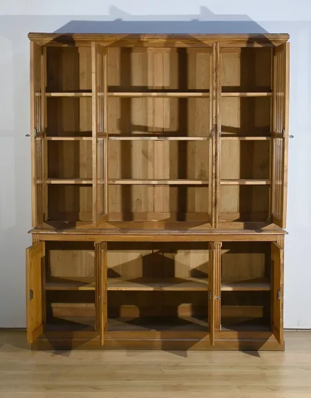Grande Bibliothèque de Communauté en Châtaignier massif – 1940