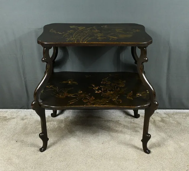 Table à Thé en Bois Laqué à Décors Asiatiques – Fin XIXe