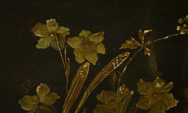 Table à Thé en Bois Laqué à Décors Asiatiques – Fin XIXe