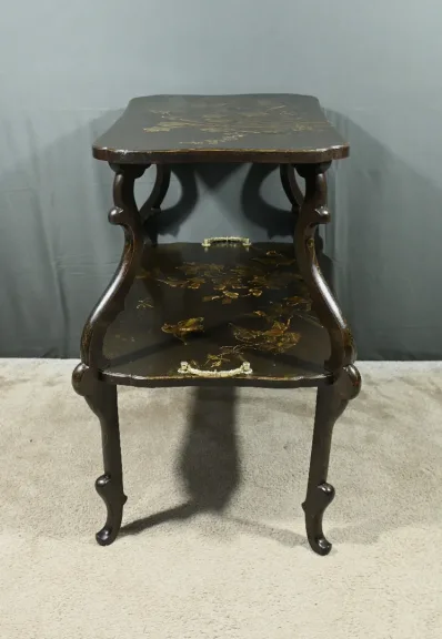 Table à Thé en Bois Laqué à Décors Asiatiques – Fin XIXe