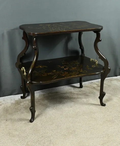 Table à Thé en Bois Laqué à Décors Asiatiques – Fin XIXe