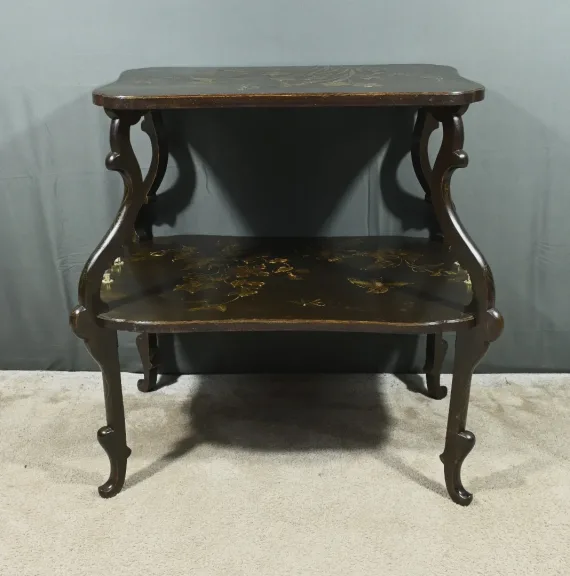 Table à Thé en Bois Laqué à Décors Asiatiques – Fin XIXe