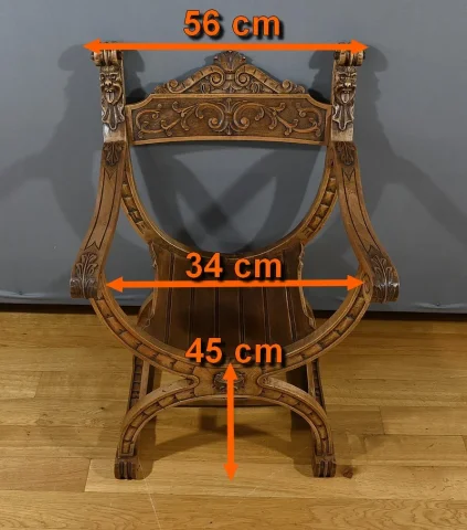 Fauteuil Dagobert en Noyer, style Médiéval – Fin XIXe