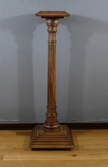 Colonne en Noyer, style Louis XVI – 1920