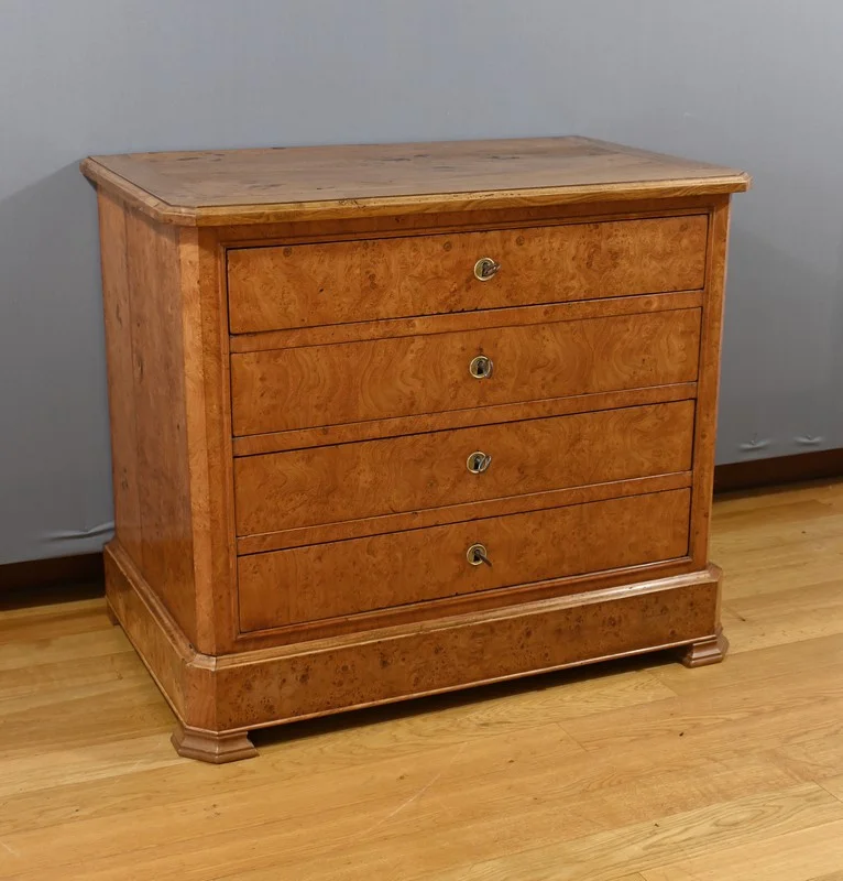 ASH CHEST OF DRAWERS
