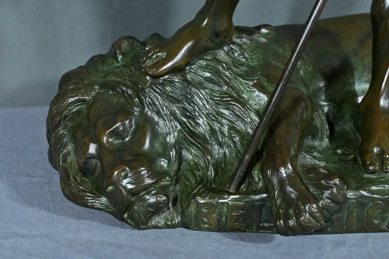 BRONZESKULPTUR von H. FUGERE