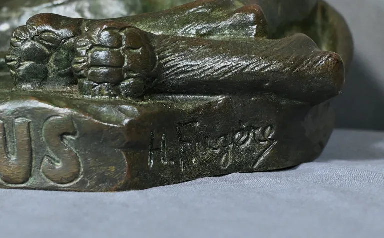 BRONZESKULPTUR von H. FUGERE